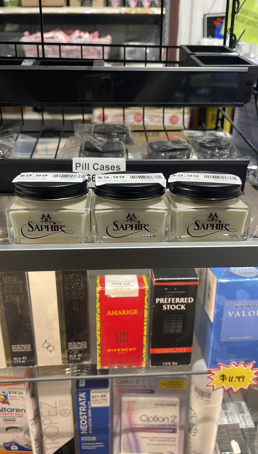 SAPHIR Medaille d’Or Oiled Leather Cream with Neatsfoot Oil for Nourishing and Water Repellence - Neutral