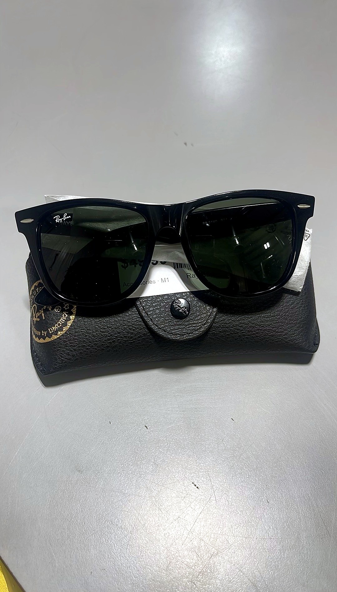 Black Ray Bans