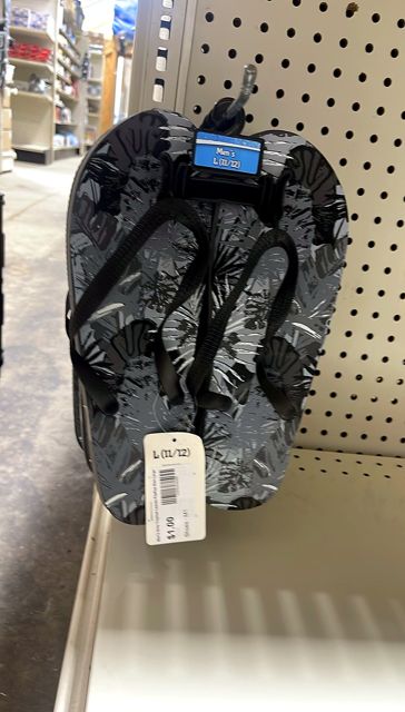 Men's Gray Tropical Leaves Flipflop Size Large