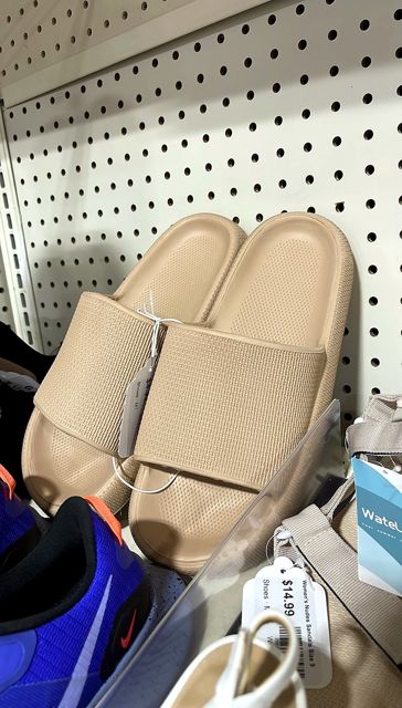 Men's Tan Rubber Slides Size 9.5