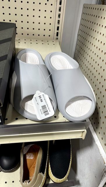 Men's Light Gray Slides Size 10