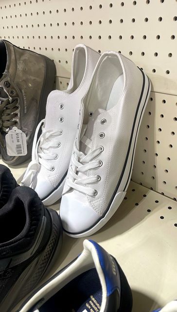 Men's White and Black Canvas Shoes Size 11