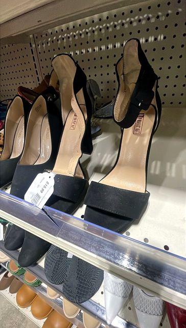 Women's Black Suede Block Heel Peep Toe Ankle Strap Heel Size 8