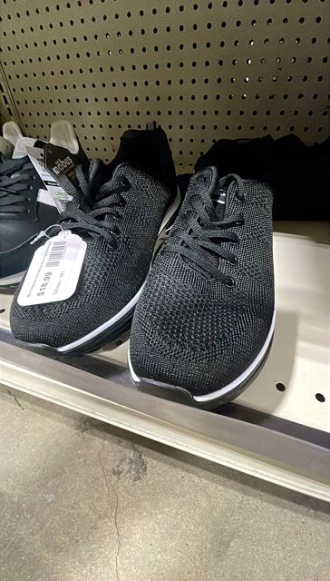 Men's Black and White Running Sneakers Size 8.5