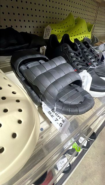 Men's Black Rubber Slides Size 7.5