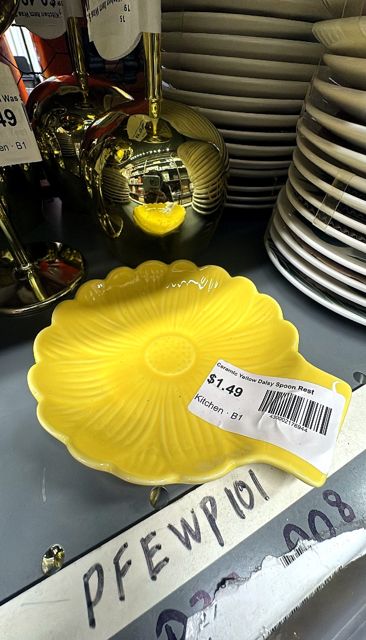 Ceramic Yellow Daisy Spoon Rest