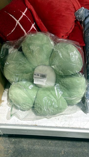 KUCCO Sage Green Flower Pillow, Daisy Shaped Throw Pillow, 17.7 Inch