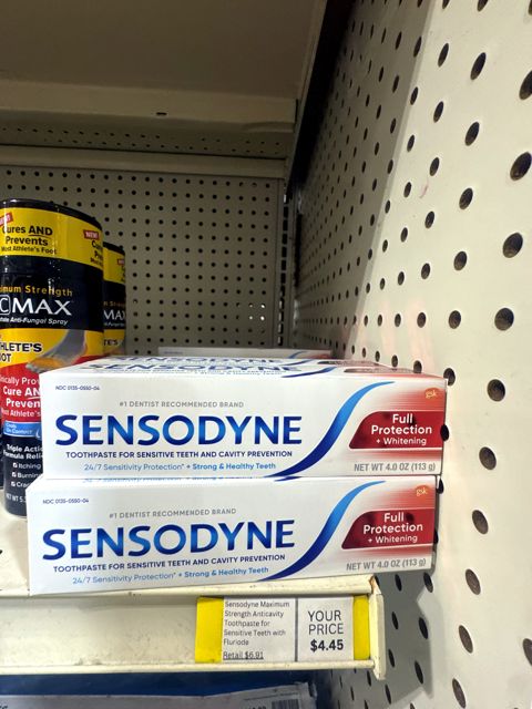 Sensodyne Maximum Strength Anticavity Toothpaste for Sensitive Teeth with Fluriode and Cavity Proctection, Full Protection