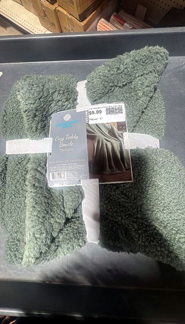 Cozy Teddy Boucle Throw 50 in. x 60 in. Green