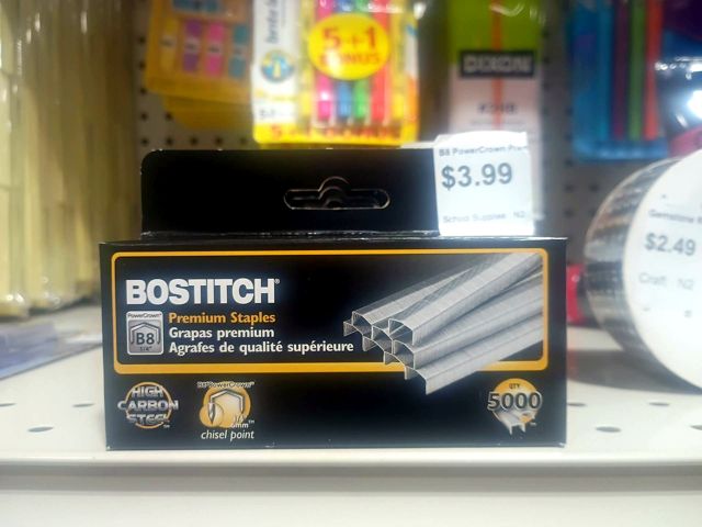 Bostitch B8 PowerCrown Premium Staples  1/4  Leg Length  5000 Staples per Box