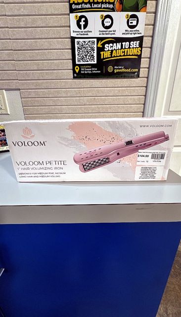 VOLOOM Petite 1 Inch Volumizing Hair Iron. A revolutionary hair lifter designed specifically to add large volume and lift to hair. The only hair volumizer patented for checkerboard design.